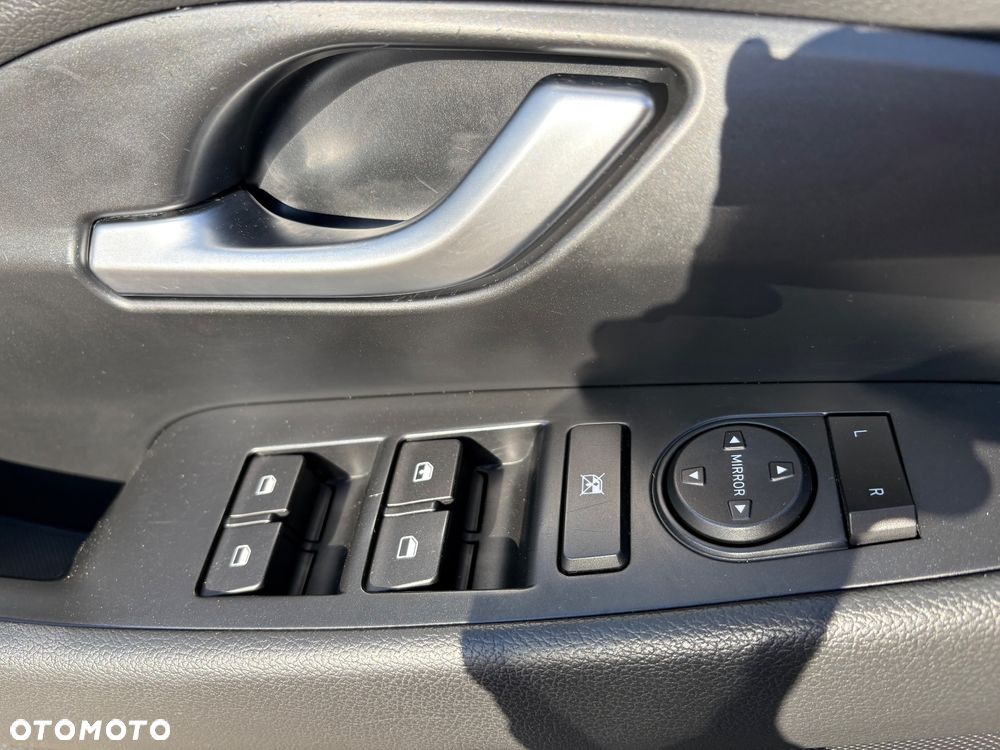 Hyundai i30 1.5 DPI Classic + - 23