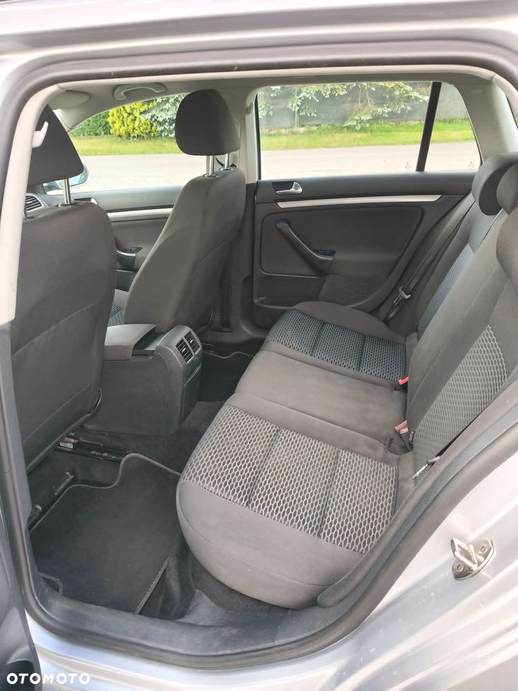 Volkswagen Golf 1.6 TDI DPF Trendline - 11