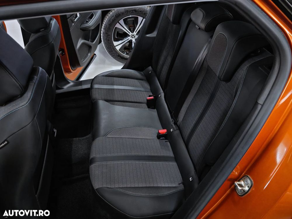 Peugeot 2008 PureTech 130 EAT8 Allure Pack - 12