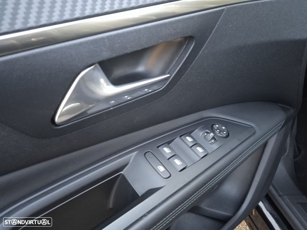 Peugeot 3008 1.6 Hybrid Allure Pack e-EAT8 - 12