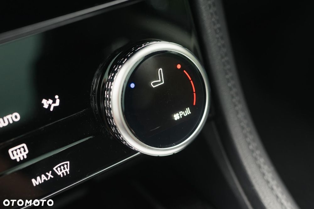 Jaguar F-Pace 2.0 D200 mHEV AWD SE - 27