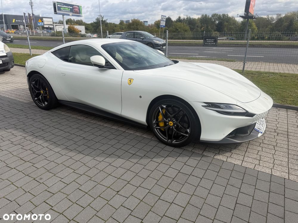 Ferrari Roma - 12
