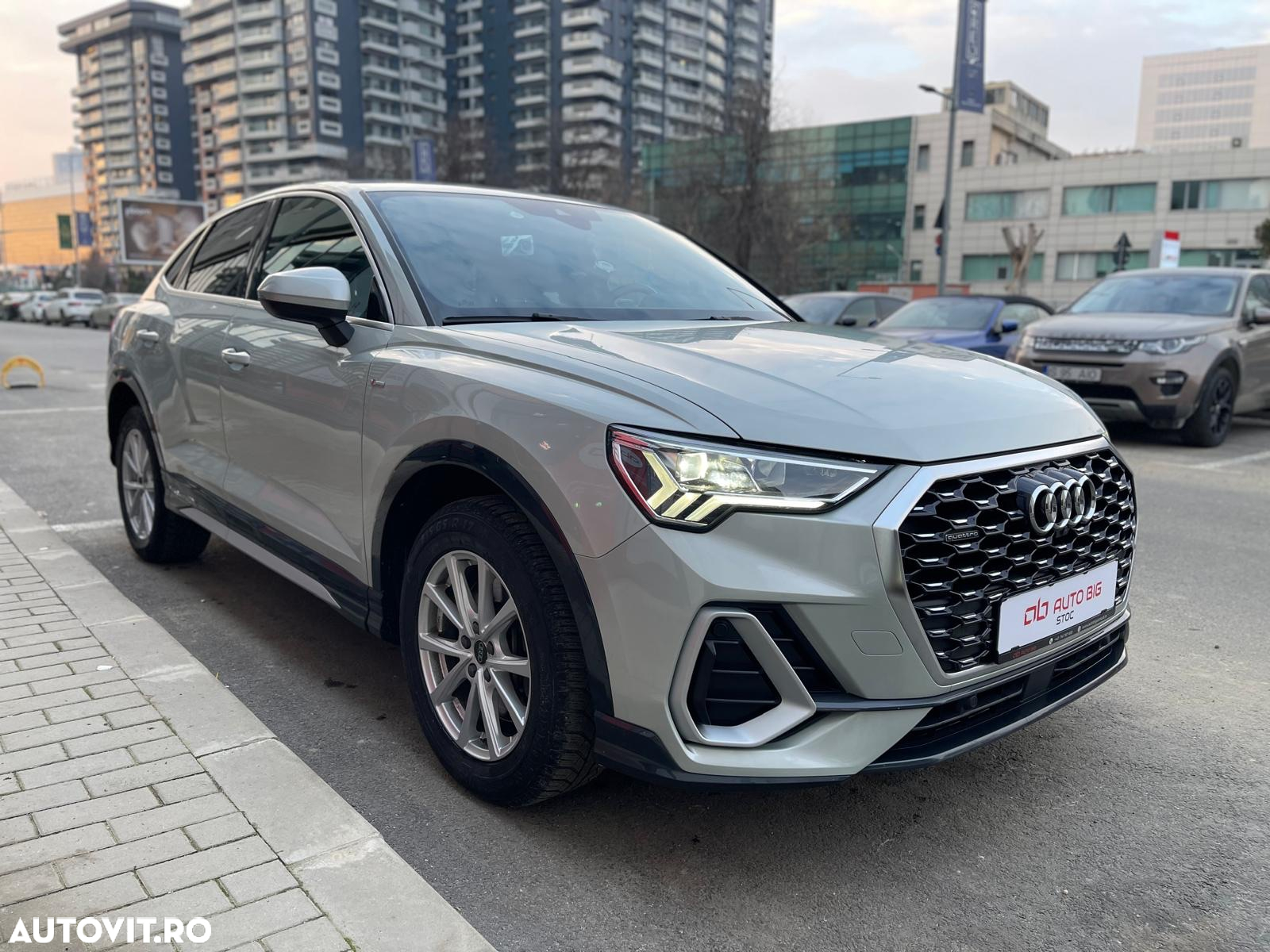 Audi Q3 Sportback 2.0 40 TDI quattro S tronic S Line - 8