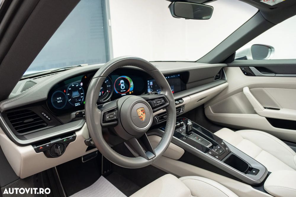 Porsche 911 Carrera 4S - 15