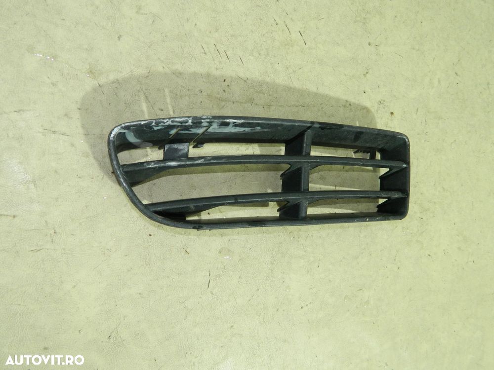 Grila bara fata partea dreapta, VW Bora, 99-05, 1J5853666 - 8