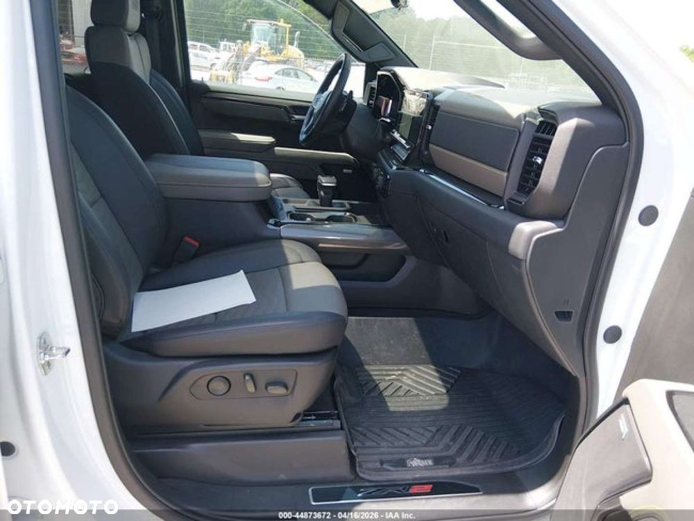 Chevrolet Silverado - 11