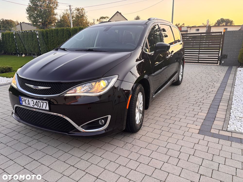 Chrysler Pacifica - 21