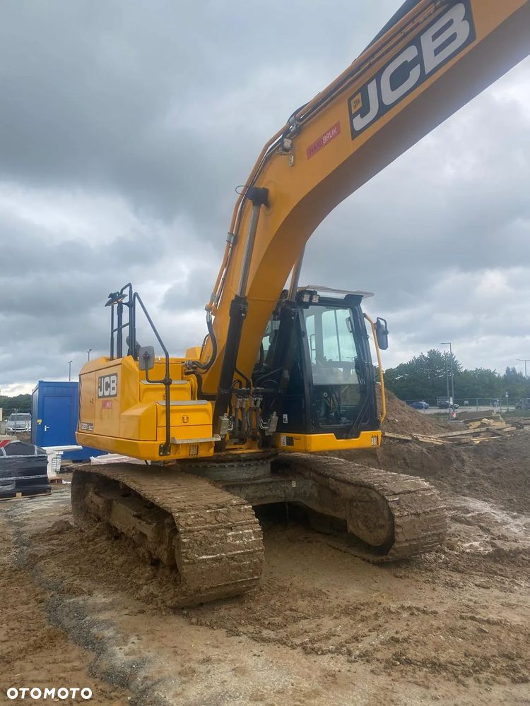 JCB 220 X - 6