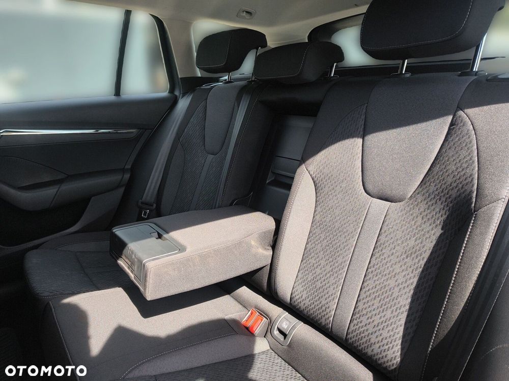 Skoda Octavia 2.0 TDI Style DSG - 18