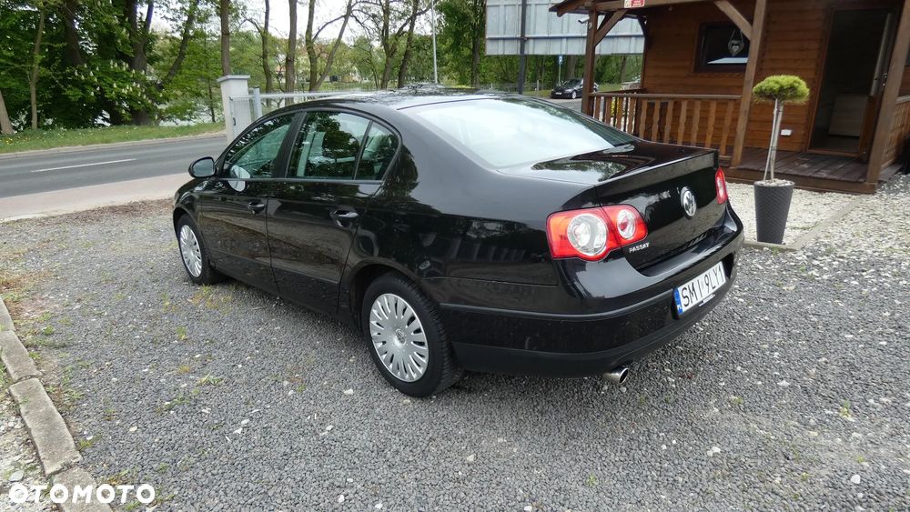 Volkswagen Passat 1.6 Trendline - 6