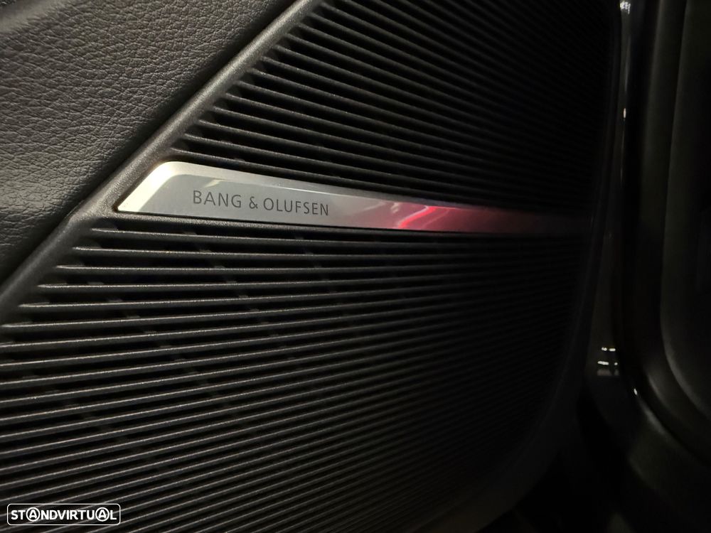 Audi Q8 60 TFSIe quattro S line Tiptronic - 24