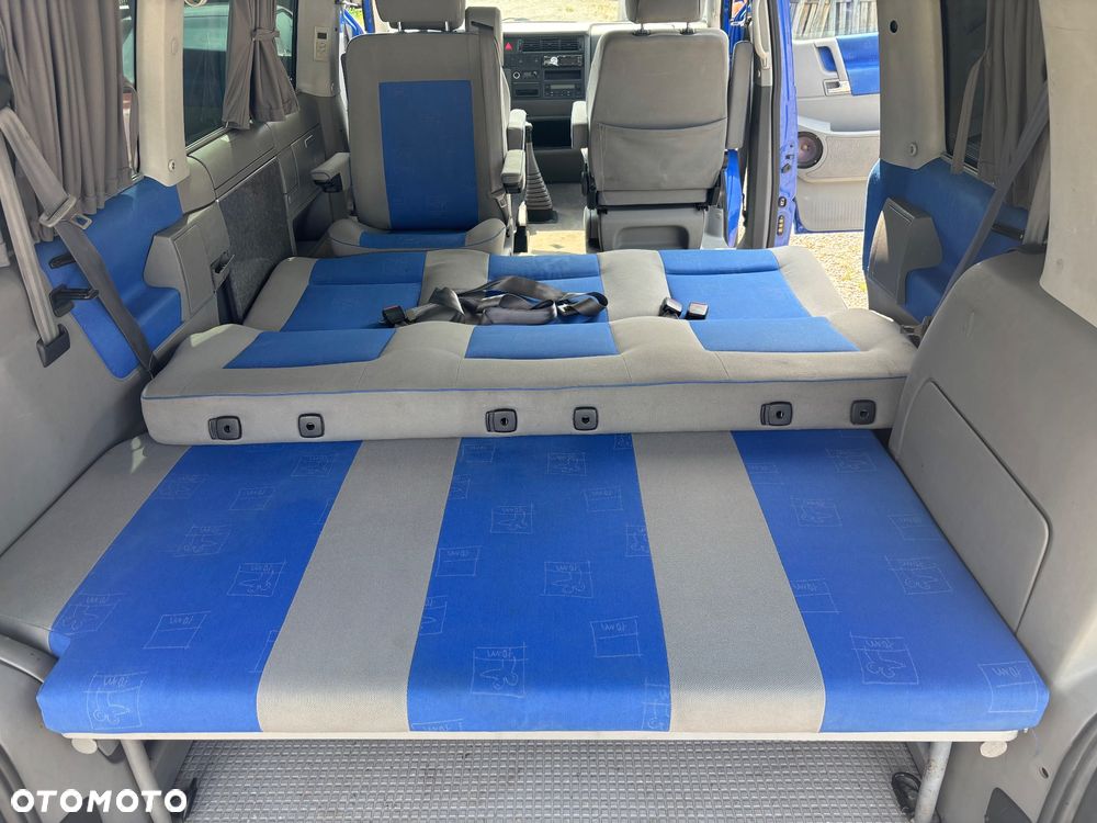 Volkswagen Multivan - 12