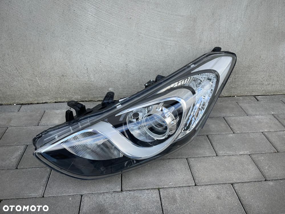 LAMPA PRZEDNIA LEWA HYUNDAI i30 II GD  2011-2016 - 13pin - 1