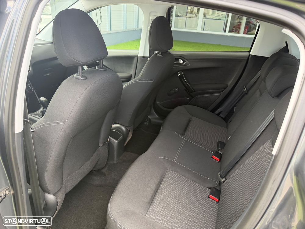 Peugeot 208 1.6 BlueHDi Style - 14