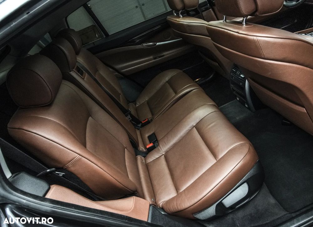 BMW Seria 5 520d xDrive - 17