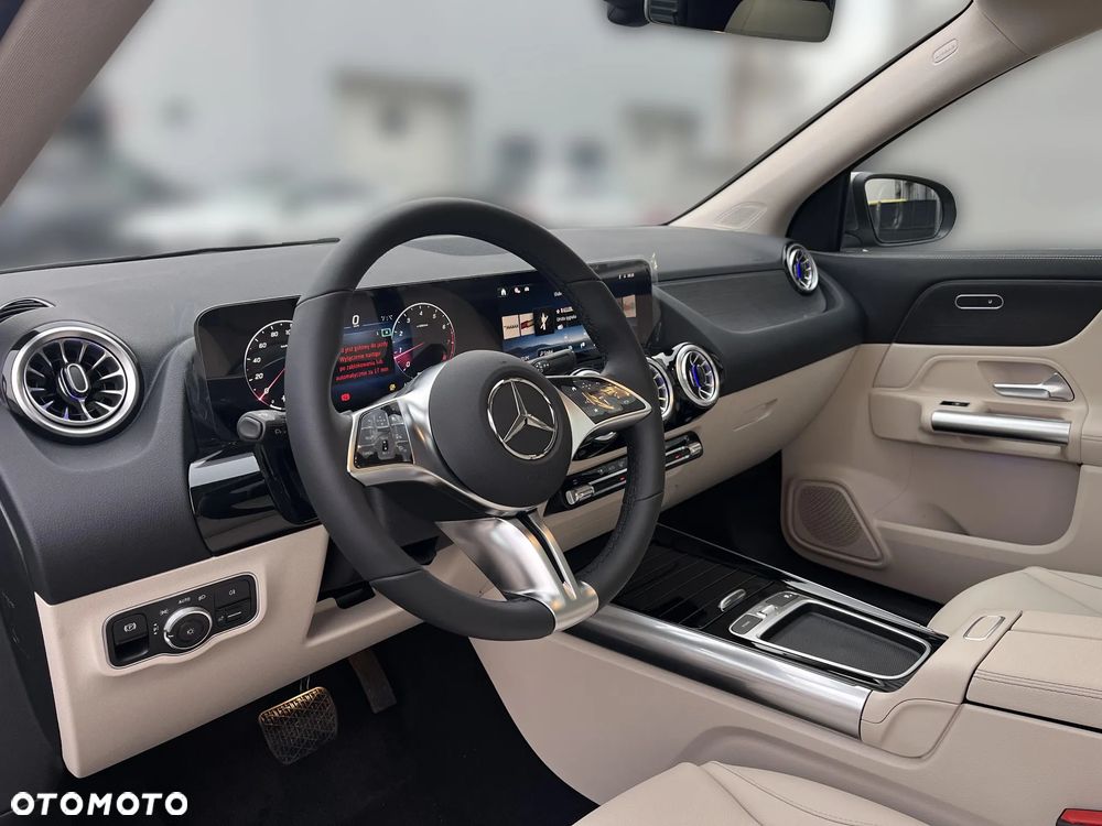 Mercedes-Benz GLA - 10