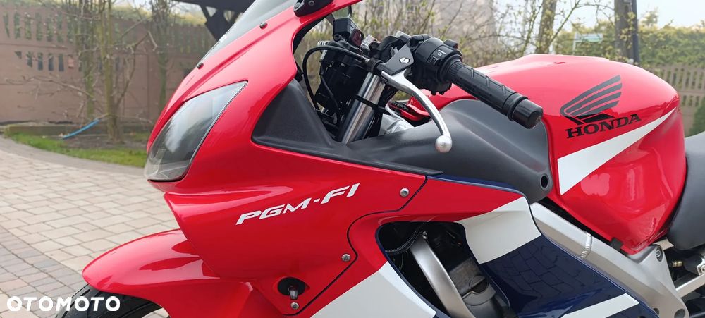 Honda CBR - 40