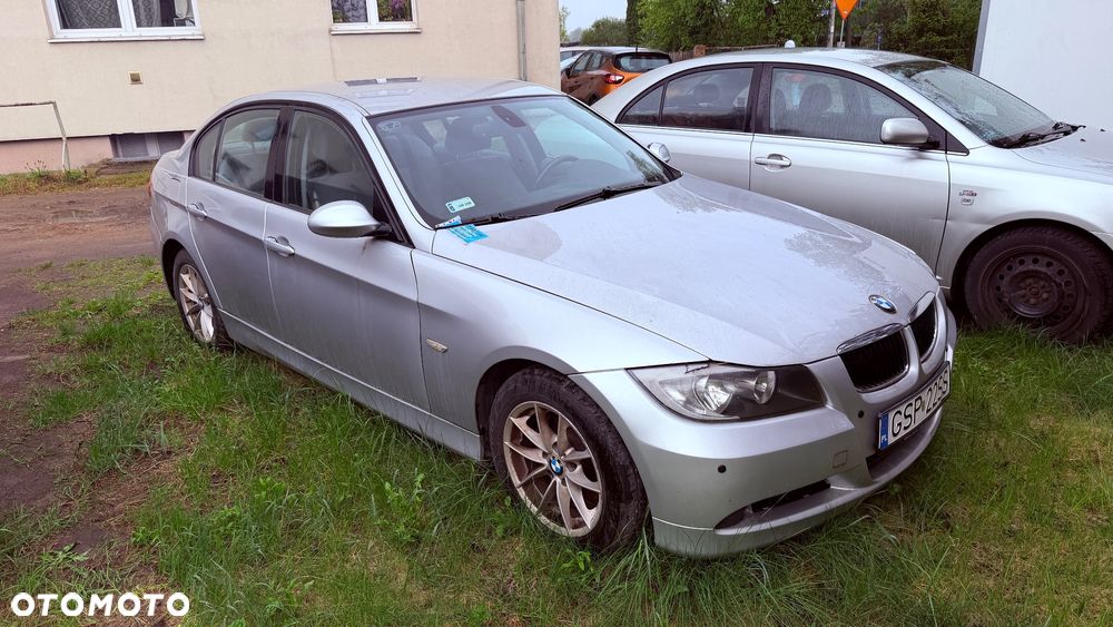 BMW Seria 3 318i - 1