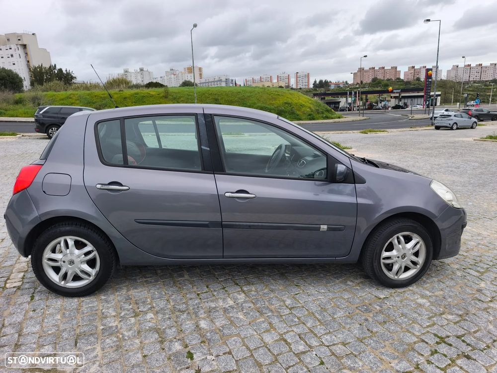 Renault Clio 1.2 16V Confort - 20
