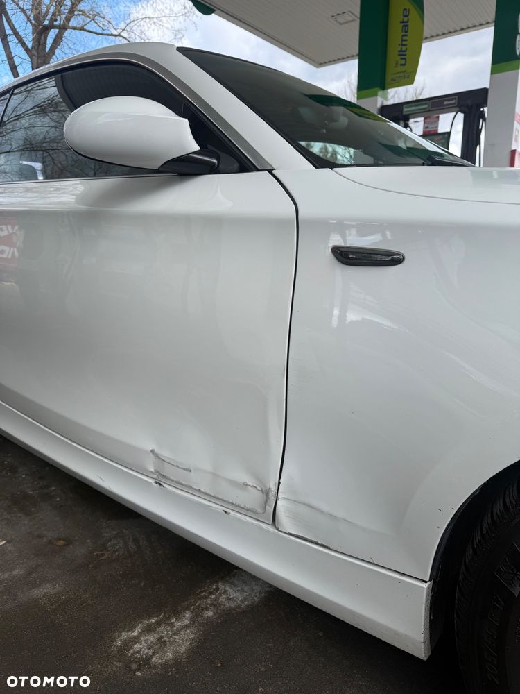 BMW Seria 1 123d - 5