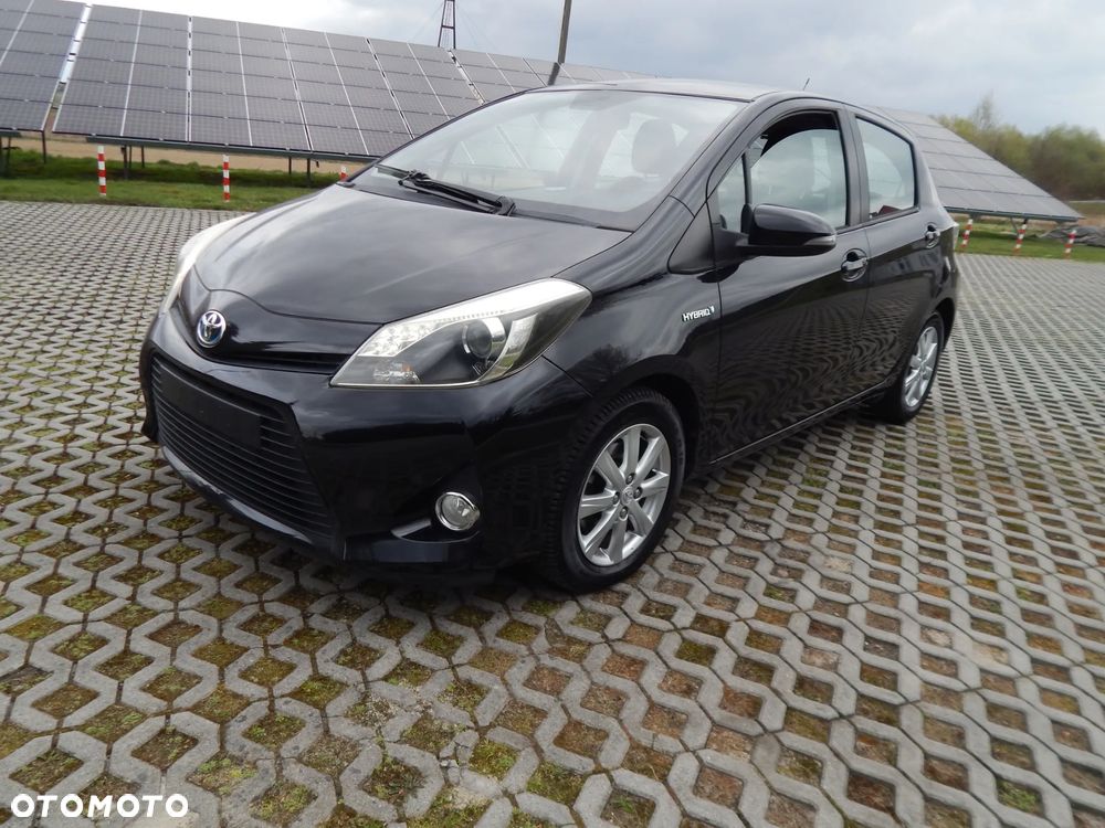 Toyota Yaris Hybrid 100 Dynamic - 3