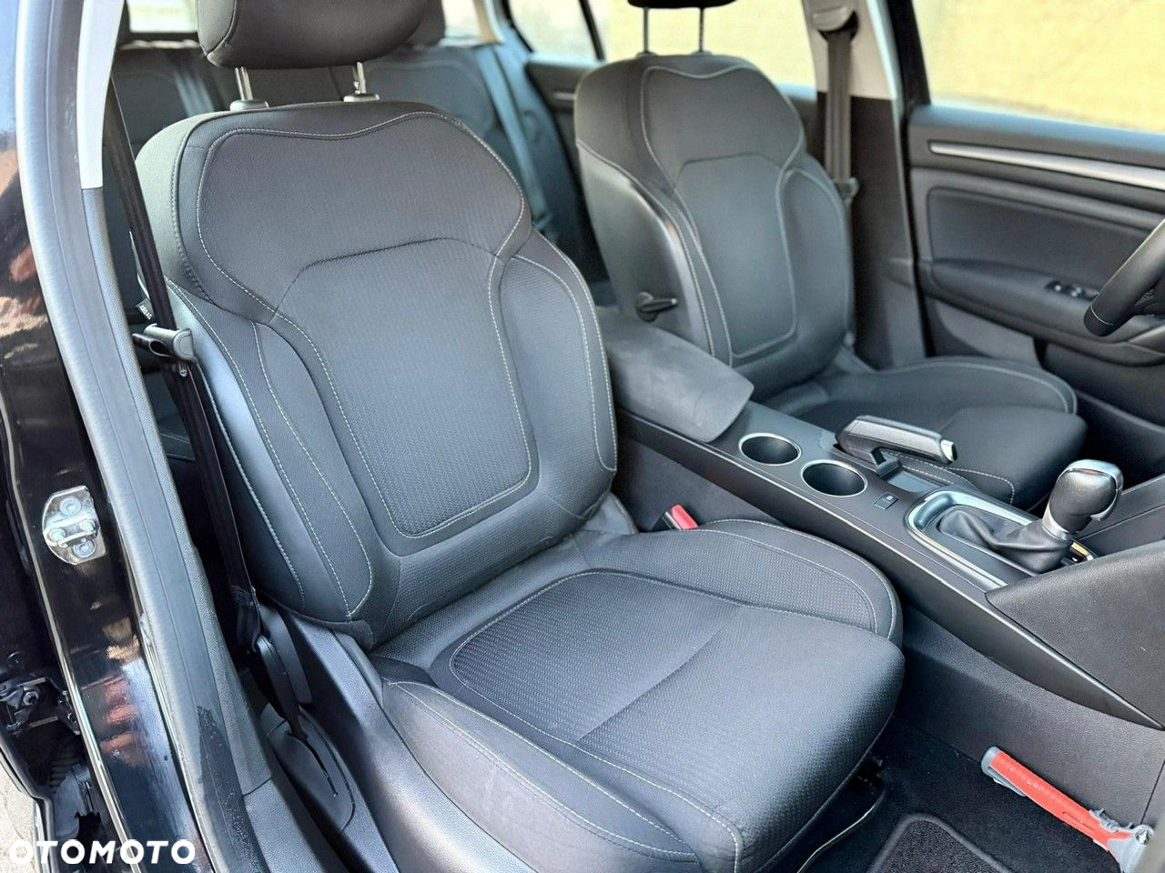 Renault Megane Grandtour TCe 140 GPF EDC LIMITED - 8