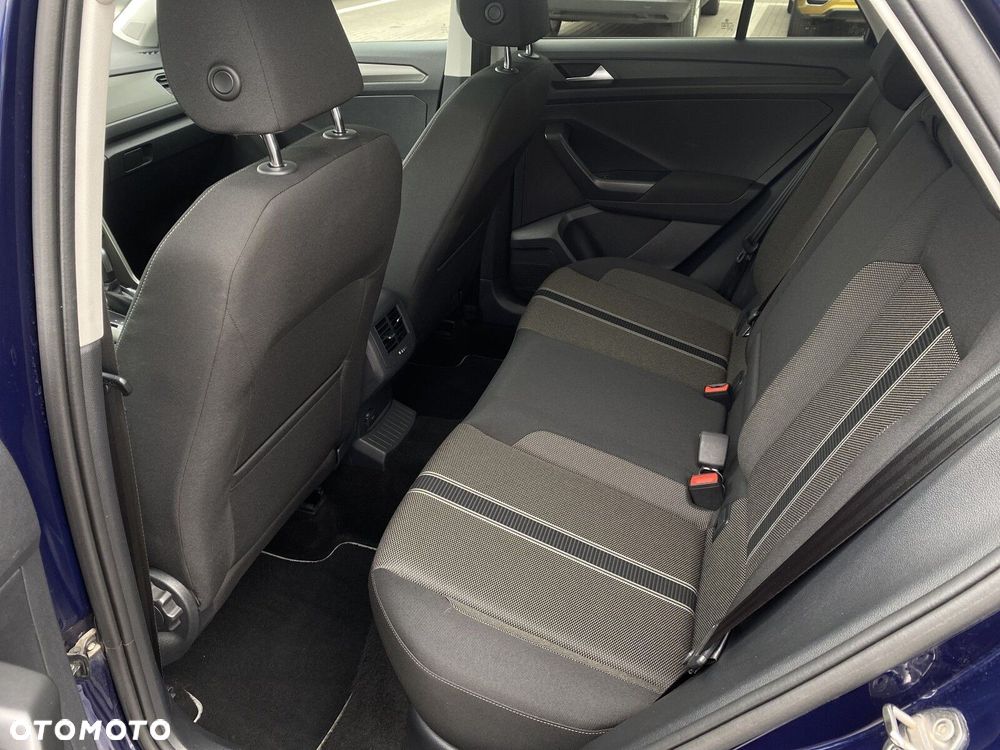 Volkswagen T-Roc - 28
