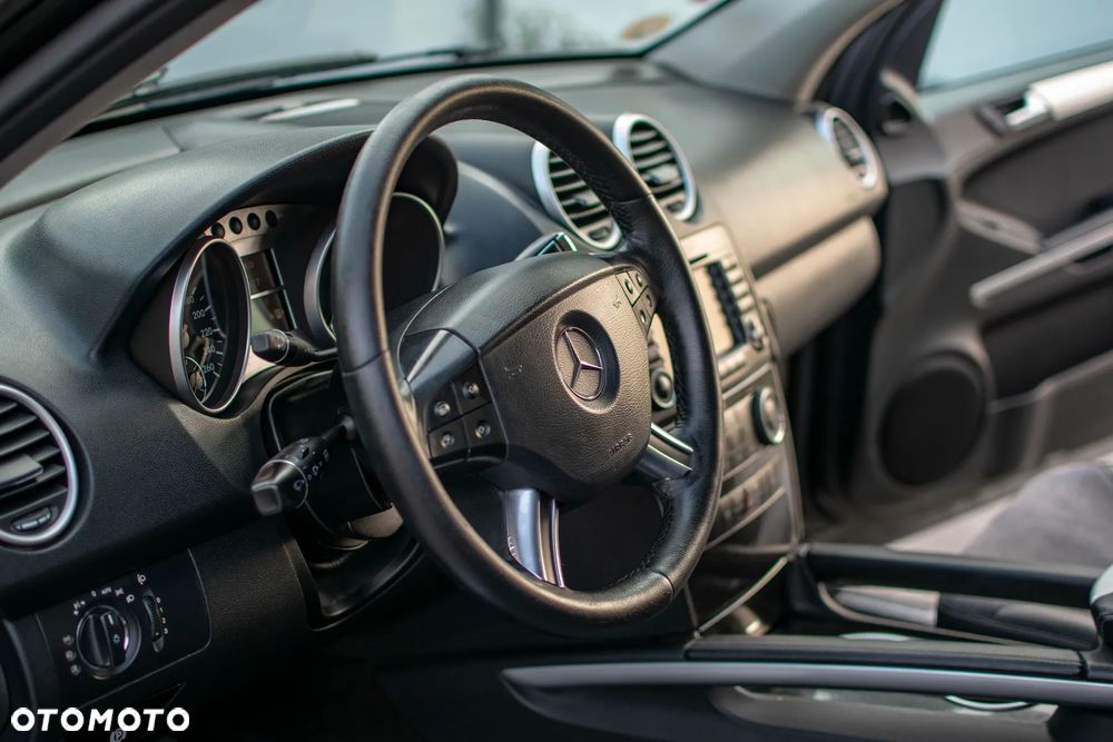 Mercedes-Benz ML 320 CDI 4Matic 7G-TRONIC DPF Edition 10 - 29
