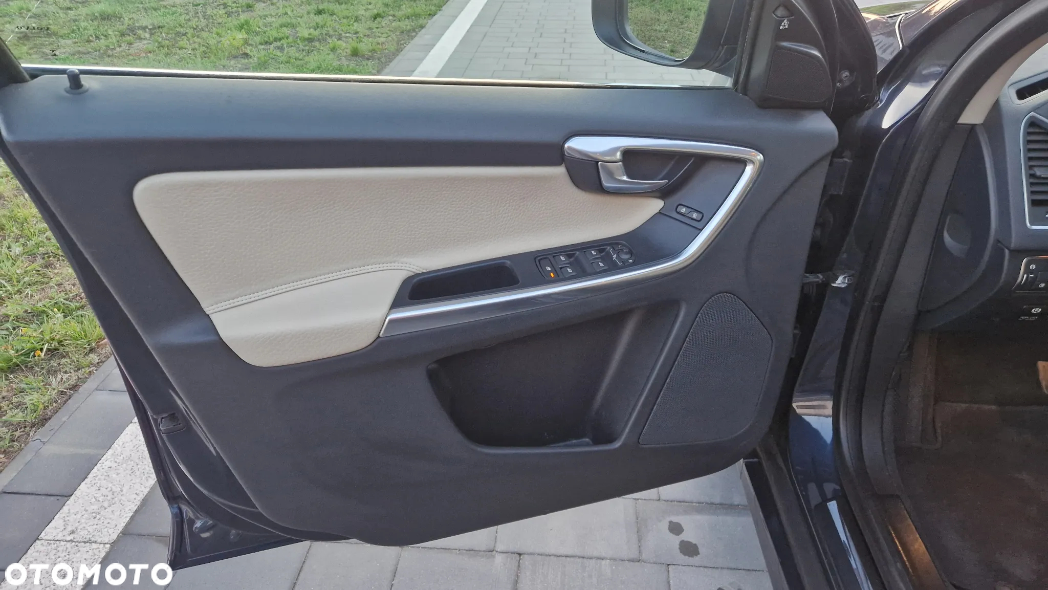 Volvo XC 60 D4 Geartronic Momentum - 14