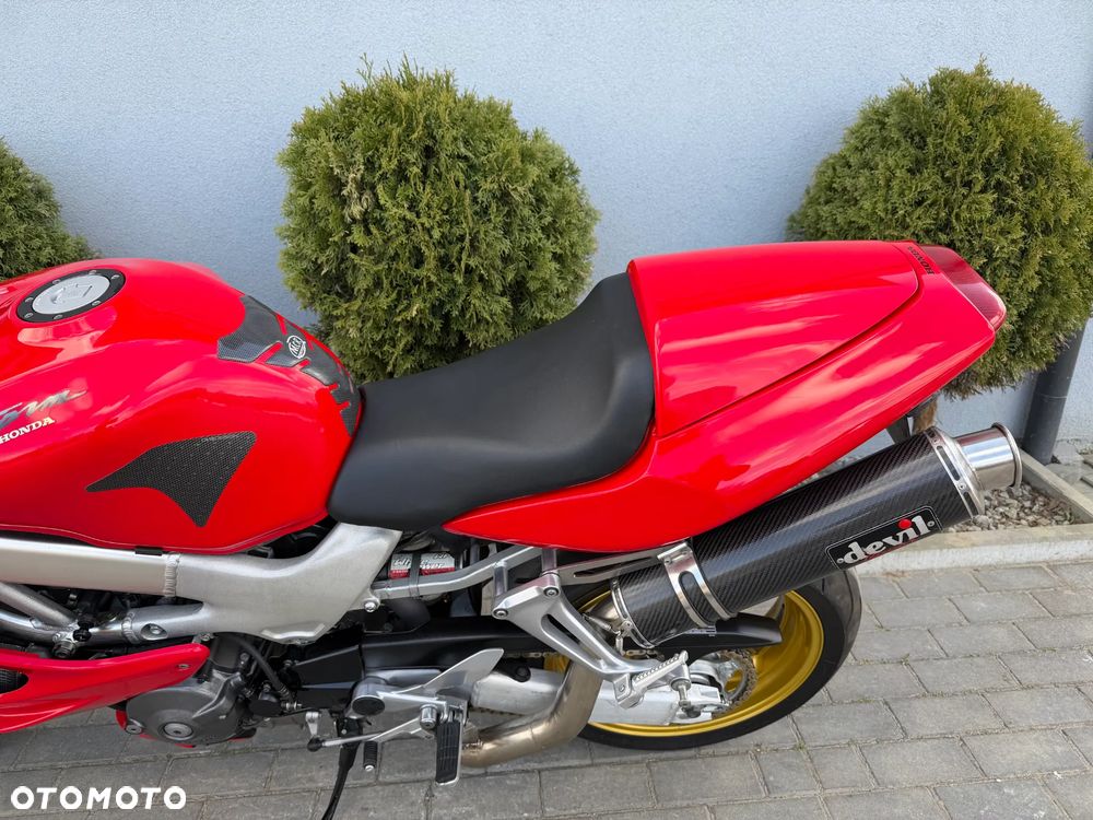Honda VTR - 32