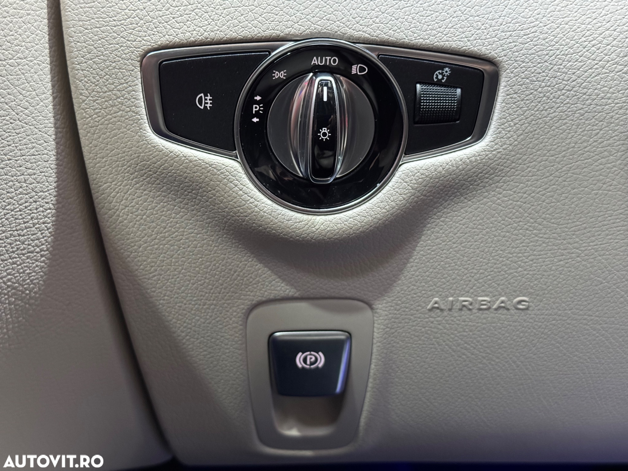 Mercedes-Benz E 220 d 4MATIC Aut. - 28