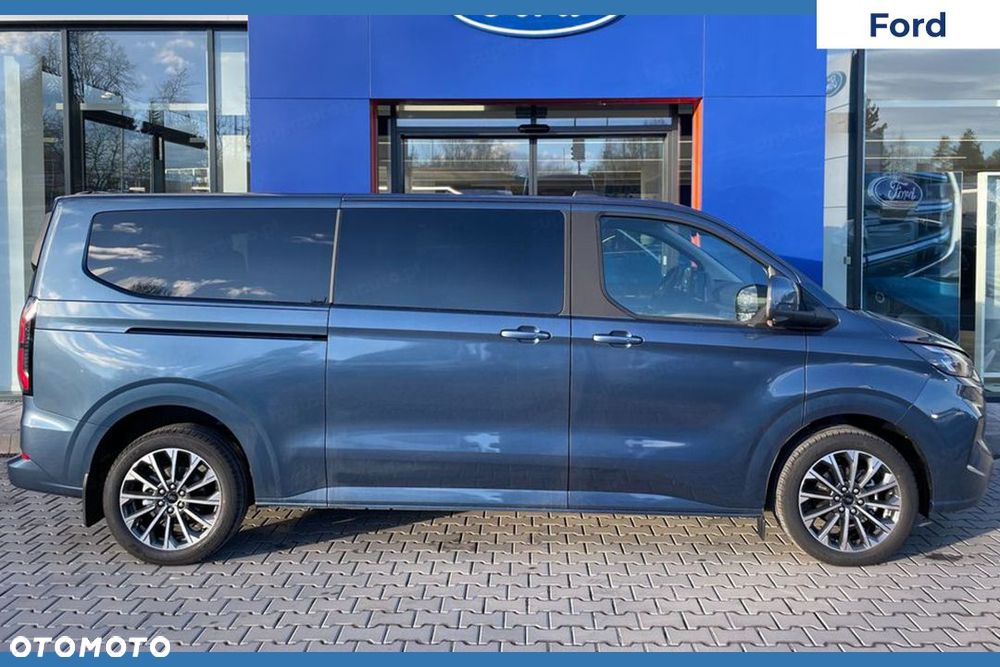 Ford Tourneo Custom - 4