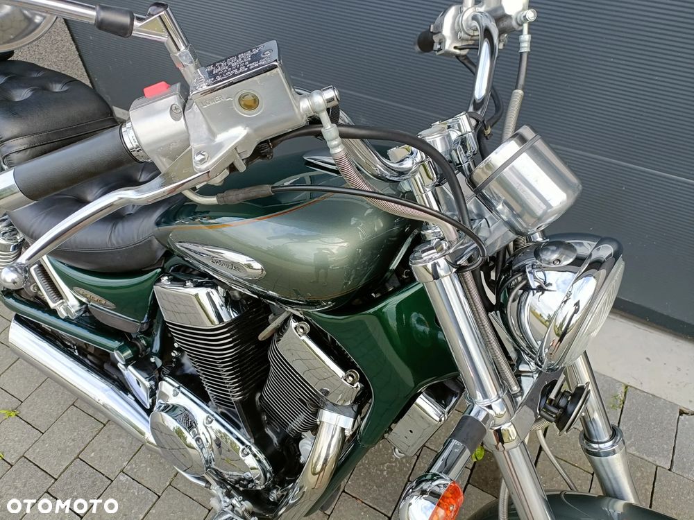 Suzuki Intruder - 10