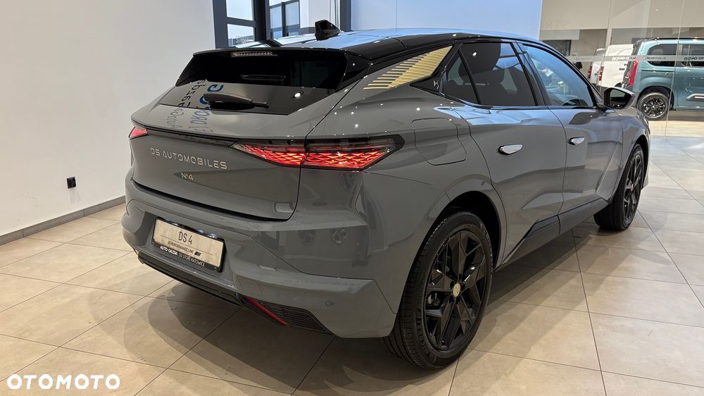 DS Automobiles N°4 1.2 mHEV Performance Line eDCS6 - 11