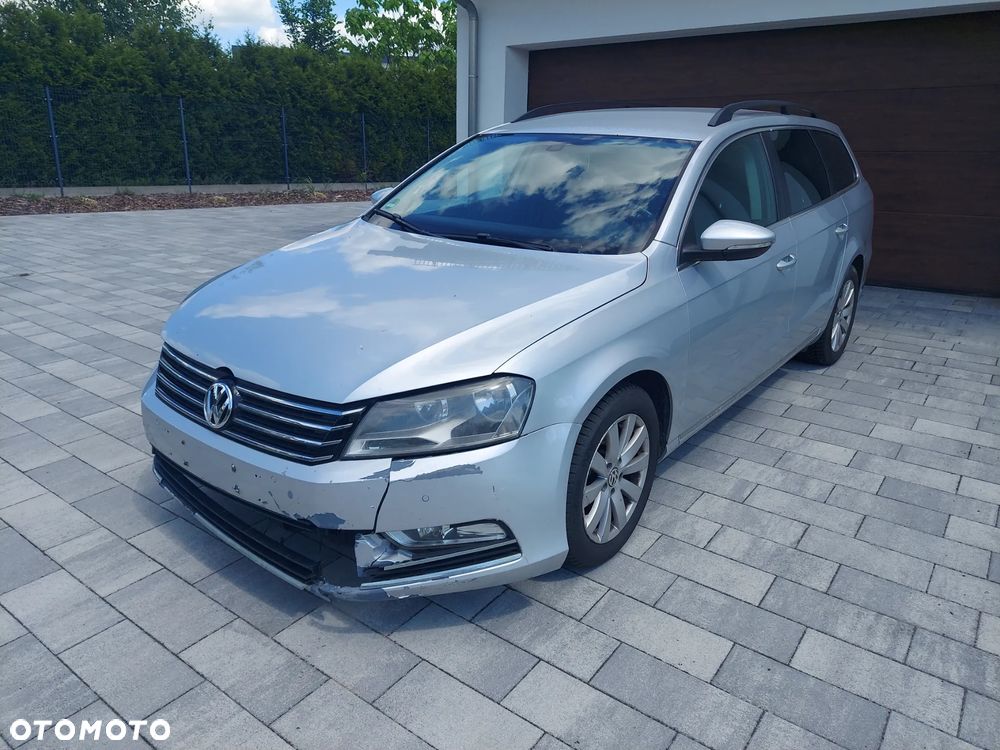 Volkswagen Passat - 1