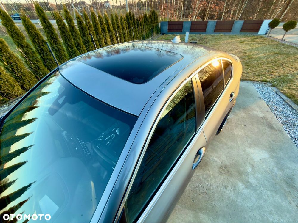 BMW Seria 5 528i xDrive Sport-Aut Luxury Line - 14