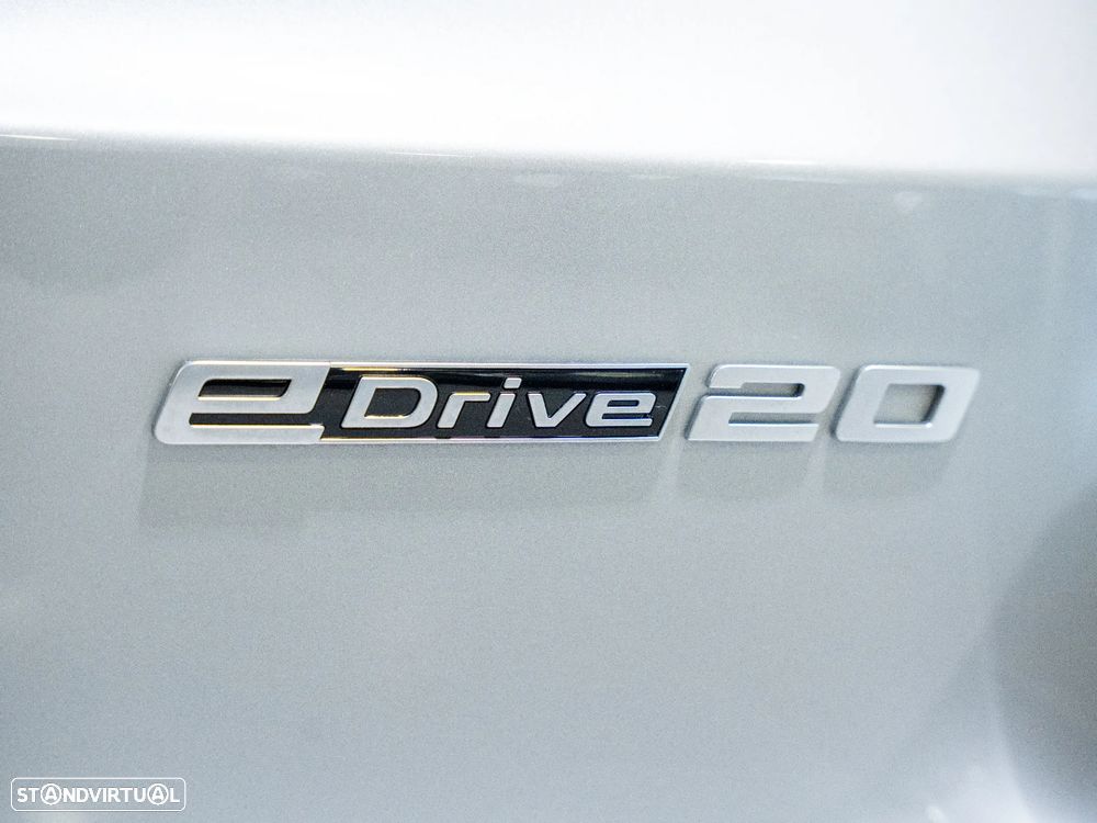 BMW iX1 eDrive20 Pack Desportivo M - 34