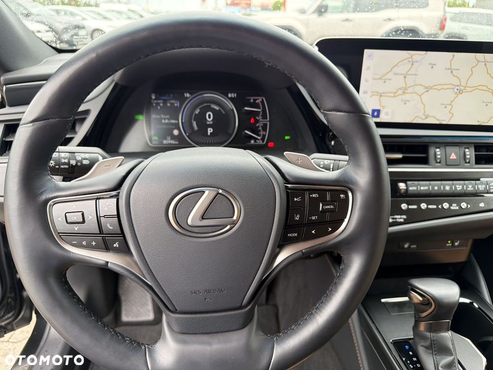 Lexus ES 300h Business Edition - 16