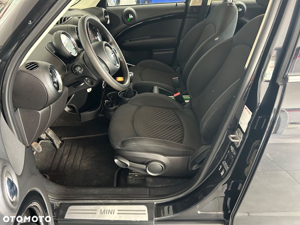 MINI Countryman One D Blackyard - 17