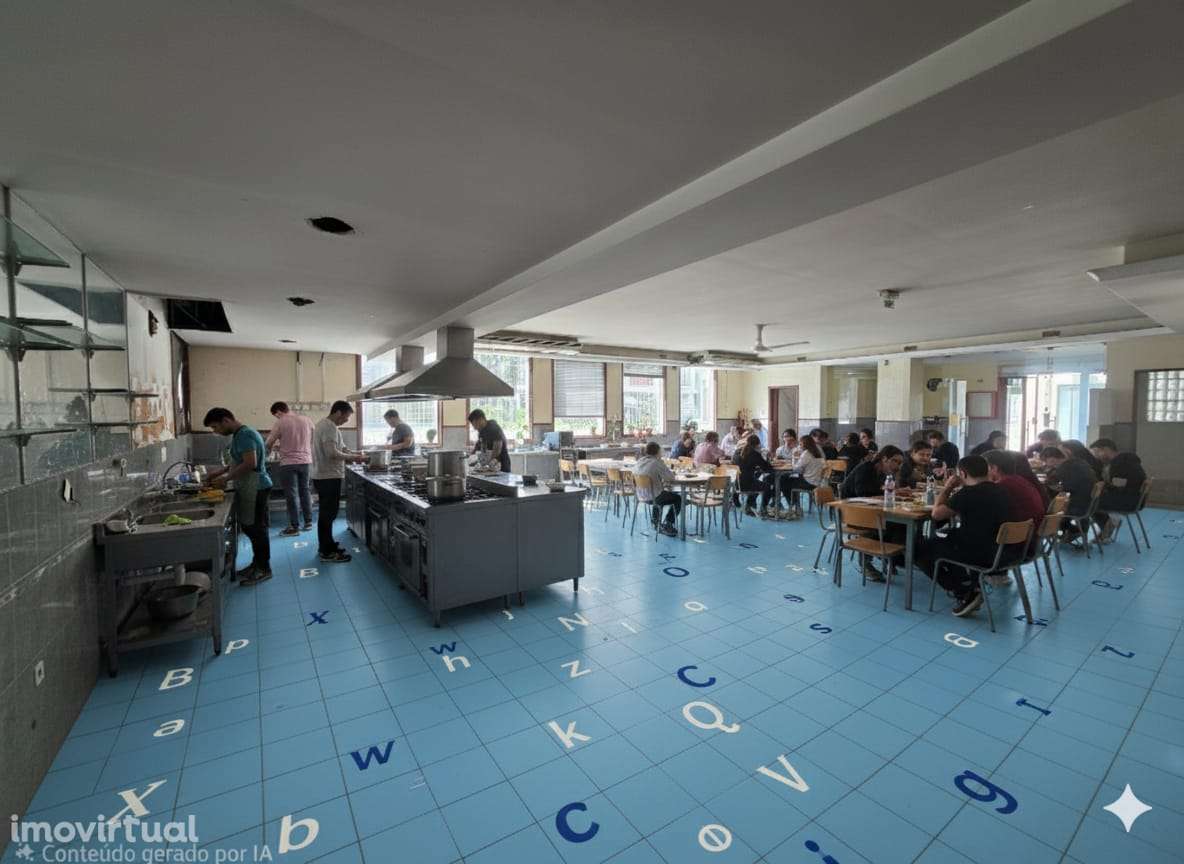 Imóvel comercial de 340m² no Campanhã com boas acessibilidades - Grande imagem: 2/25