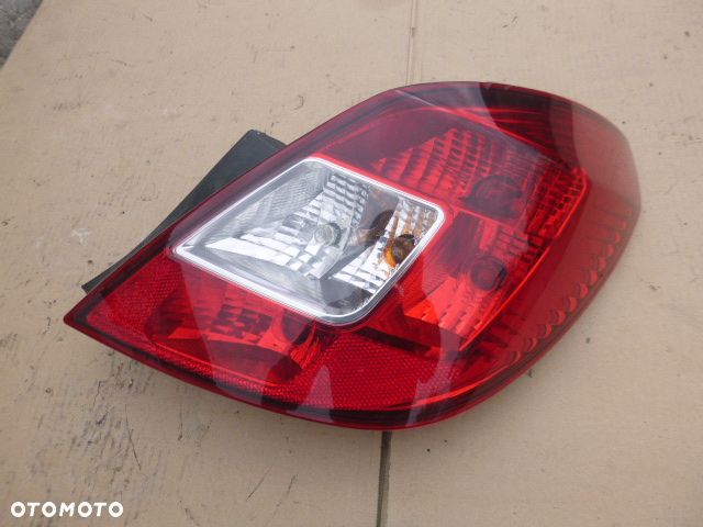 LAMPA PRAWY TYŁ PRAWA TYLNA OPEL CORSA D 06- - 3