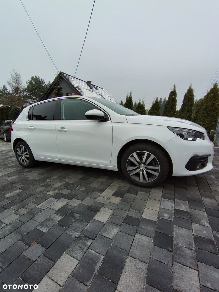 Peugeot 308 BlueHDi 130 EAT8 Stop & Start Allure Business-Paket - 4