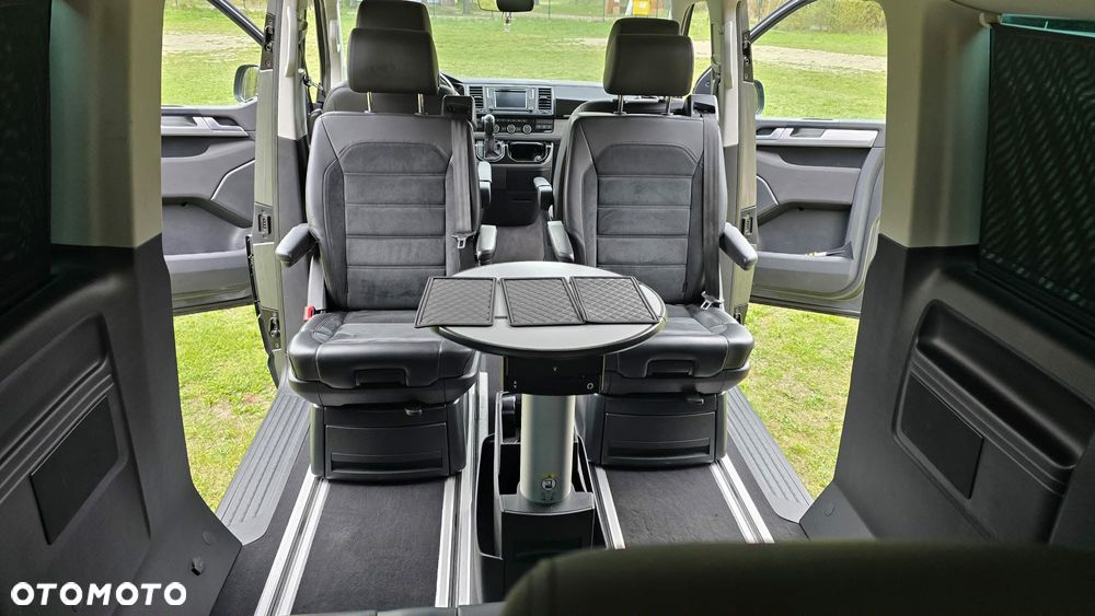 Volkswagen Multivan - 12