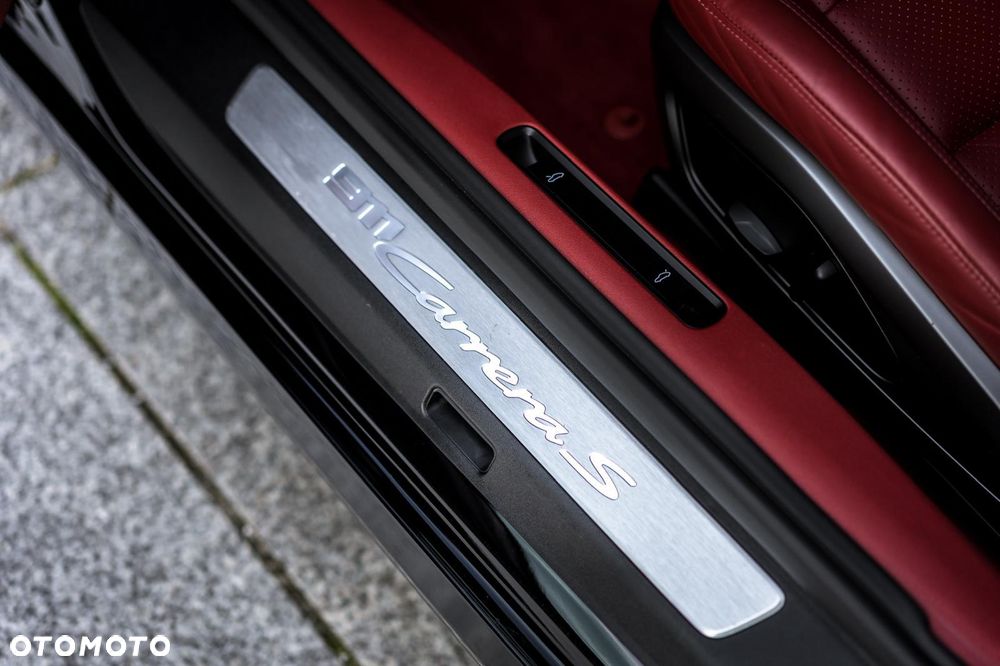 Porsche 911 Carrera S PDK - 26