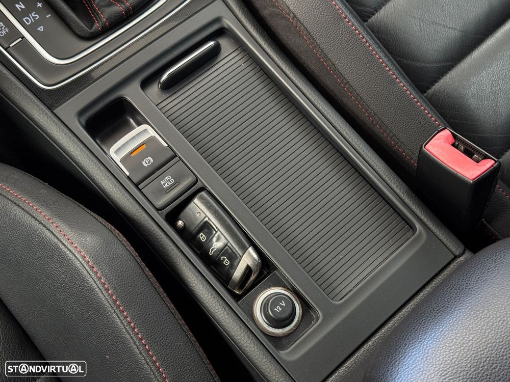 VW Golf 2.0 TSi GTi DSG Performance - 40
