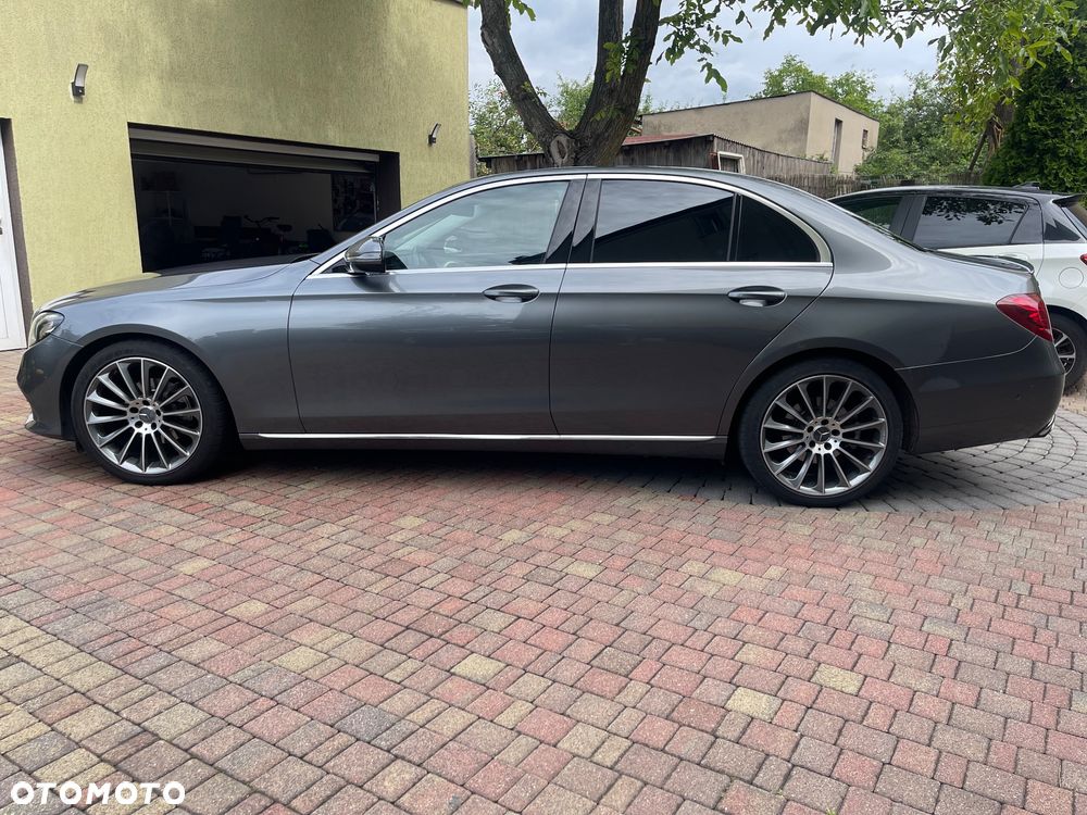 Mercedes-Benz Klasa E 220 d 4Matic 9G-TRONIC Sportstyle Edition - 23