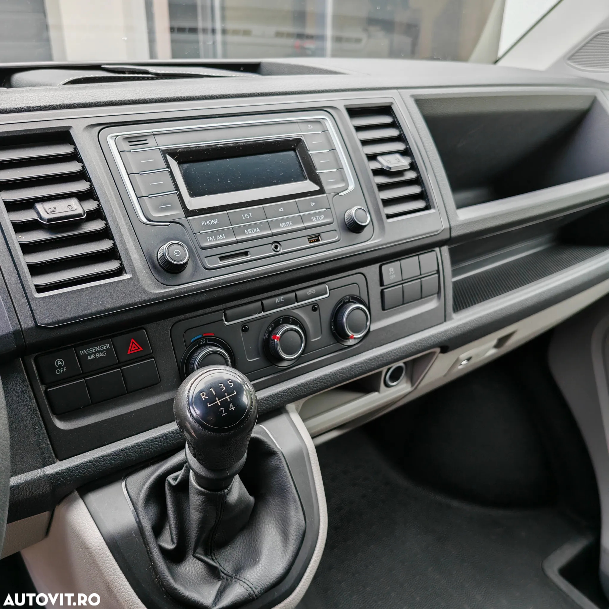 Volkswagen Transporter - 5