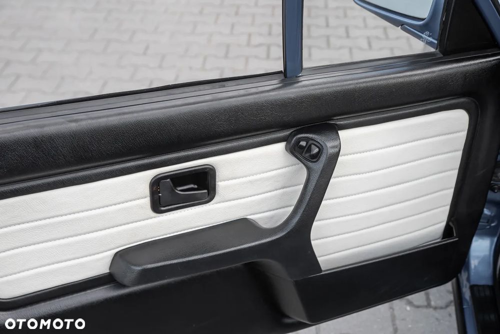BMW Seria 3 325i - 16