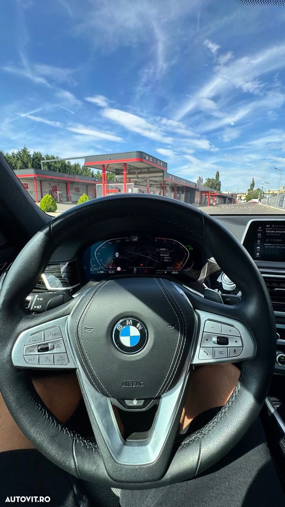 BMW Seria 7 730d MHEV - 9