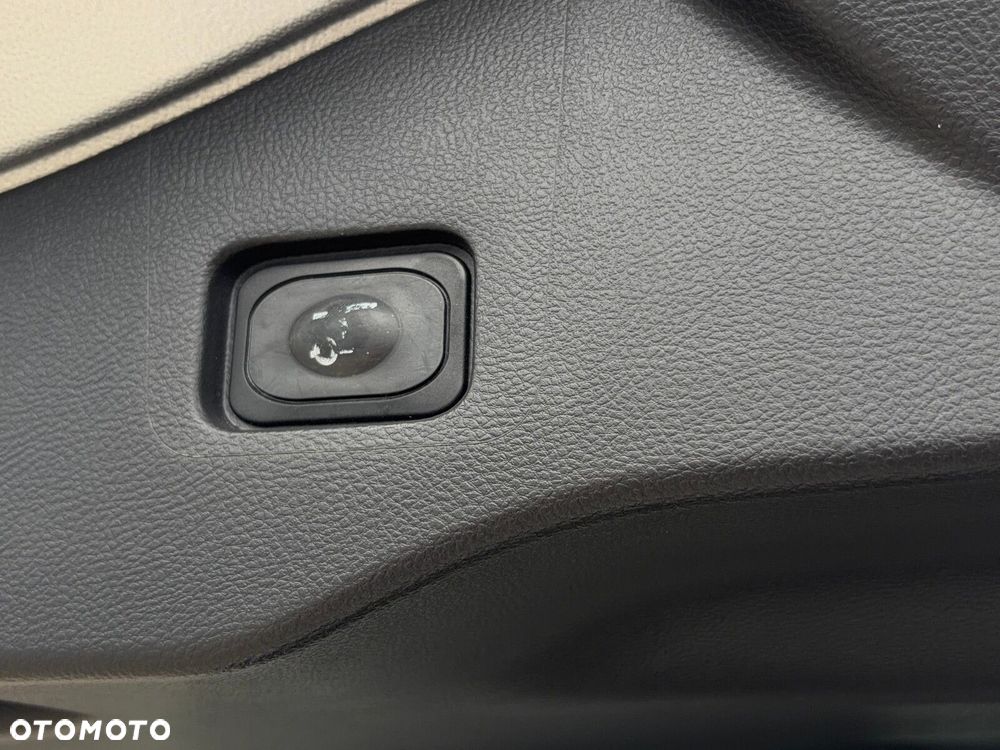 Ford Mondeo 2.0 EcoBlue Titanium - 32